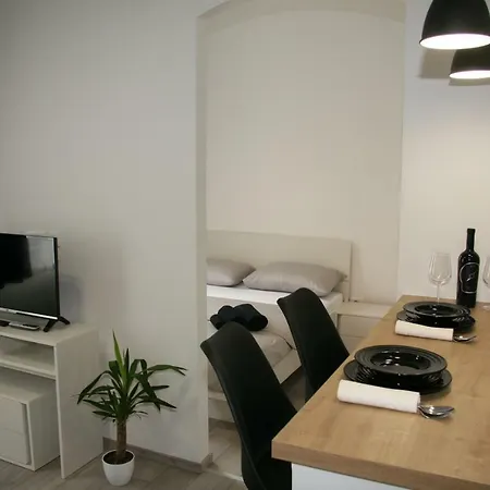 Stylish In Center Pula