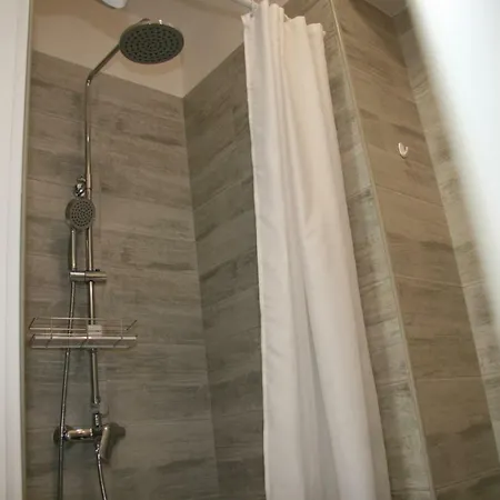 Stylish In Center Apartman