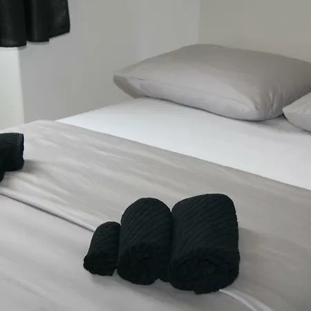Stylish In Center Apartman