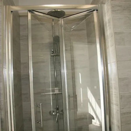 Stylish In Center Apartman