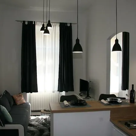 Stylish In Center Pula