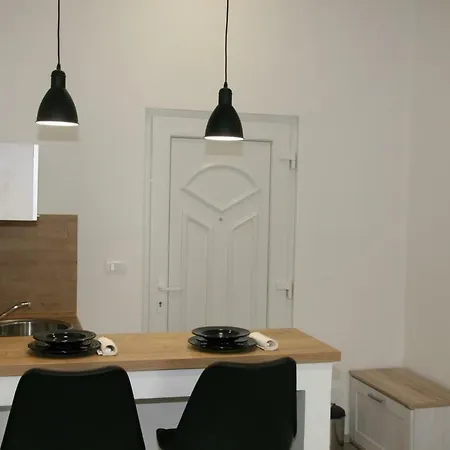 Stylish In Center Apartament Pula